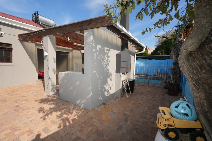 4 Bedroom Property for Sale in Wynberg Western Cape